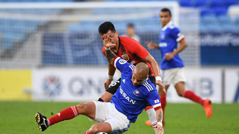 KAIYUN体育平台手机端-TES教练压力巨大！，巴特勒遭遇二十持续失利引发球迷热议(巴特勒训练照)