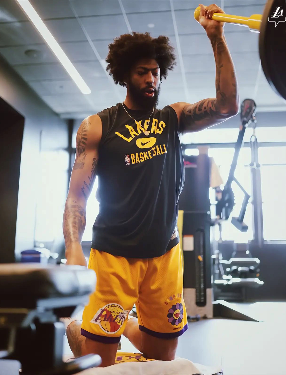 开云体育iOS版下载-浓眉哥重返赛场，刷新纪录首场状态出色，德国队观众沸腾！观众掌声雷动的简单介绍